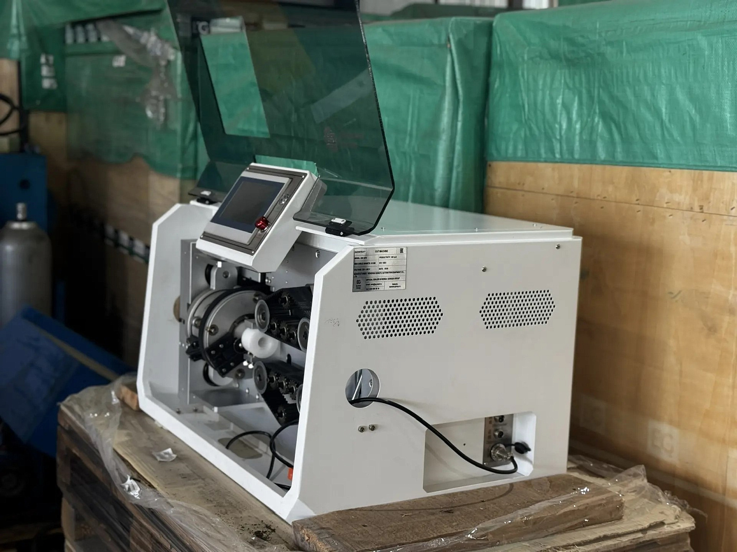 Станок для мерной резки пластиковых трубок EW-1370